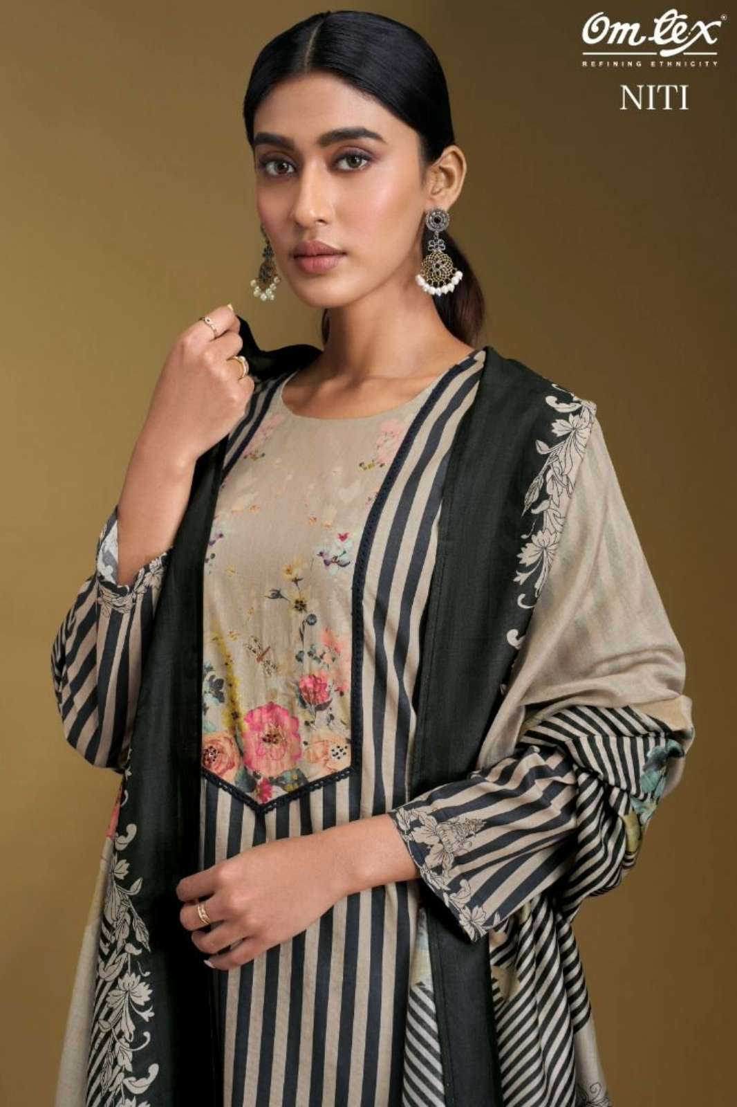 OMTEX NITI PREMIUM LAWN COTTON DIGITAL PRINT & EMBROIDERED SUIT 