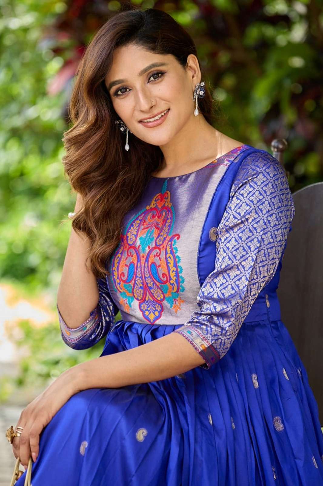 SHRI BALAJI 19643 READY TO WEAR SOFT SILK ZARI WEAVING MULTICOLOR BORDER GOWN