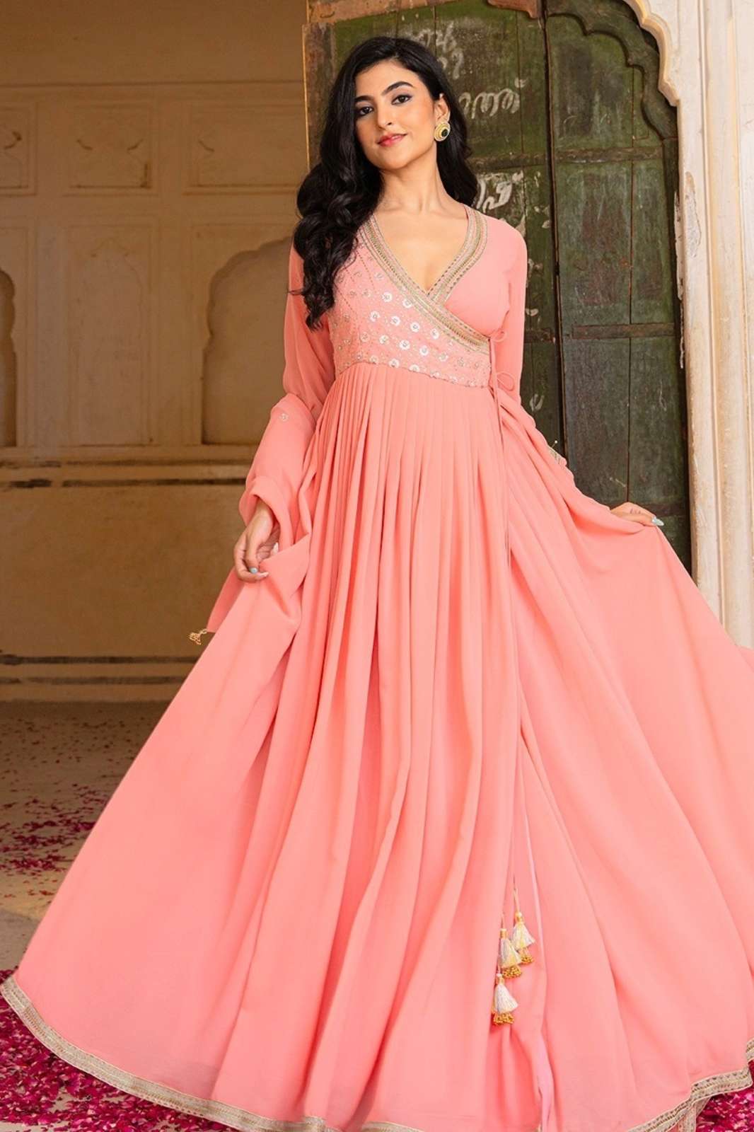 SHRI BALAJI PRESENTS ARYA DESIGNS DRS X SNIGGY CHOPS BEAUTIFUL EMBROIDERED GEORGETTE ANARKALI SUIT 