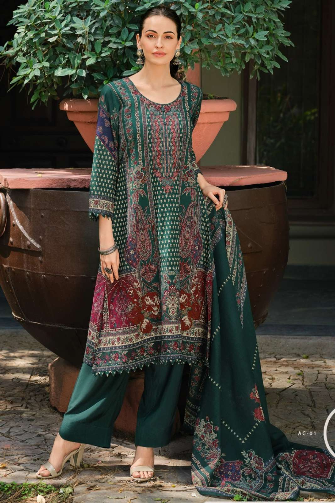 VARSHAA ARICIA COTTON DIGITALLY PRINTED & EMBROIDERED SUIT 