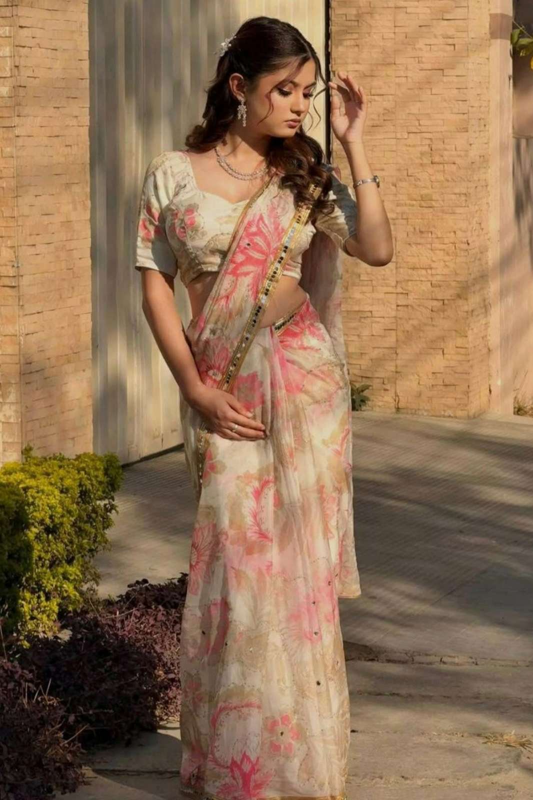 Shri Balaji Emporium 20325 SILK HAND WORK SAREE 