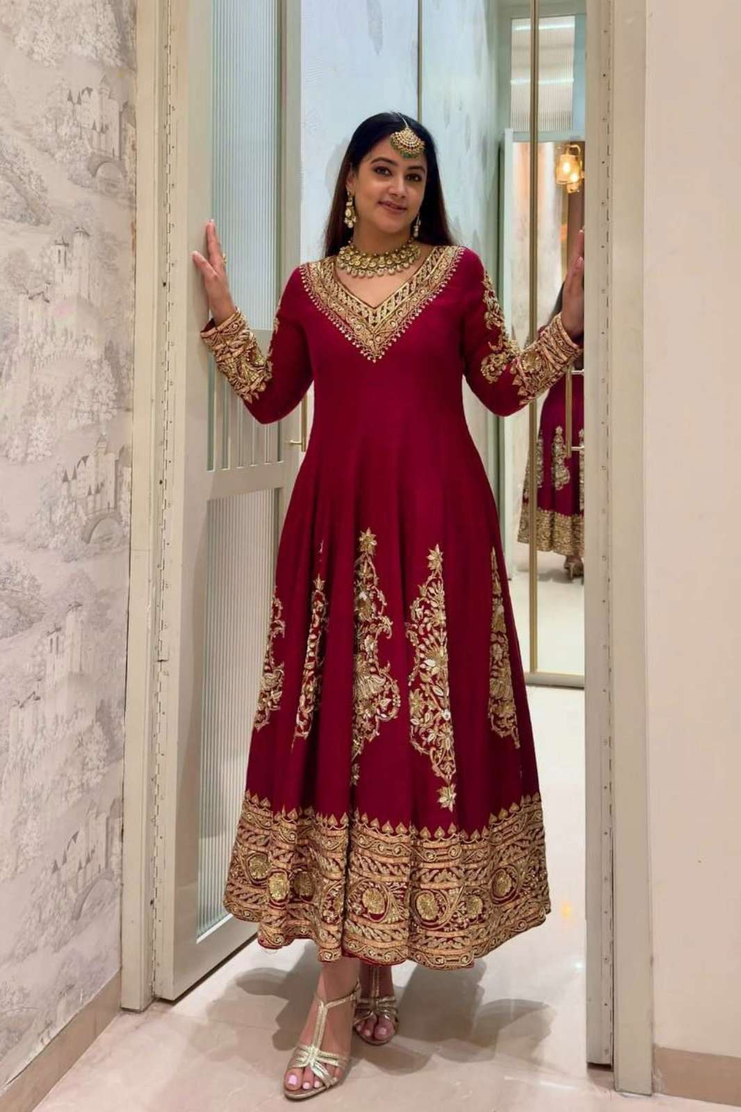 SHRI BALAJI PRESENTS DV 253450 READY TO WEAR ANARKALI SUIT WITH SEQUENCE AND THREAD EMBROIDERED WORK