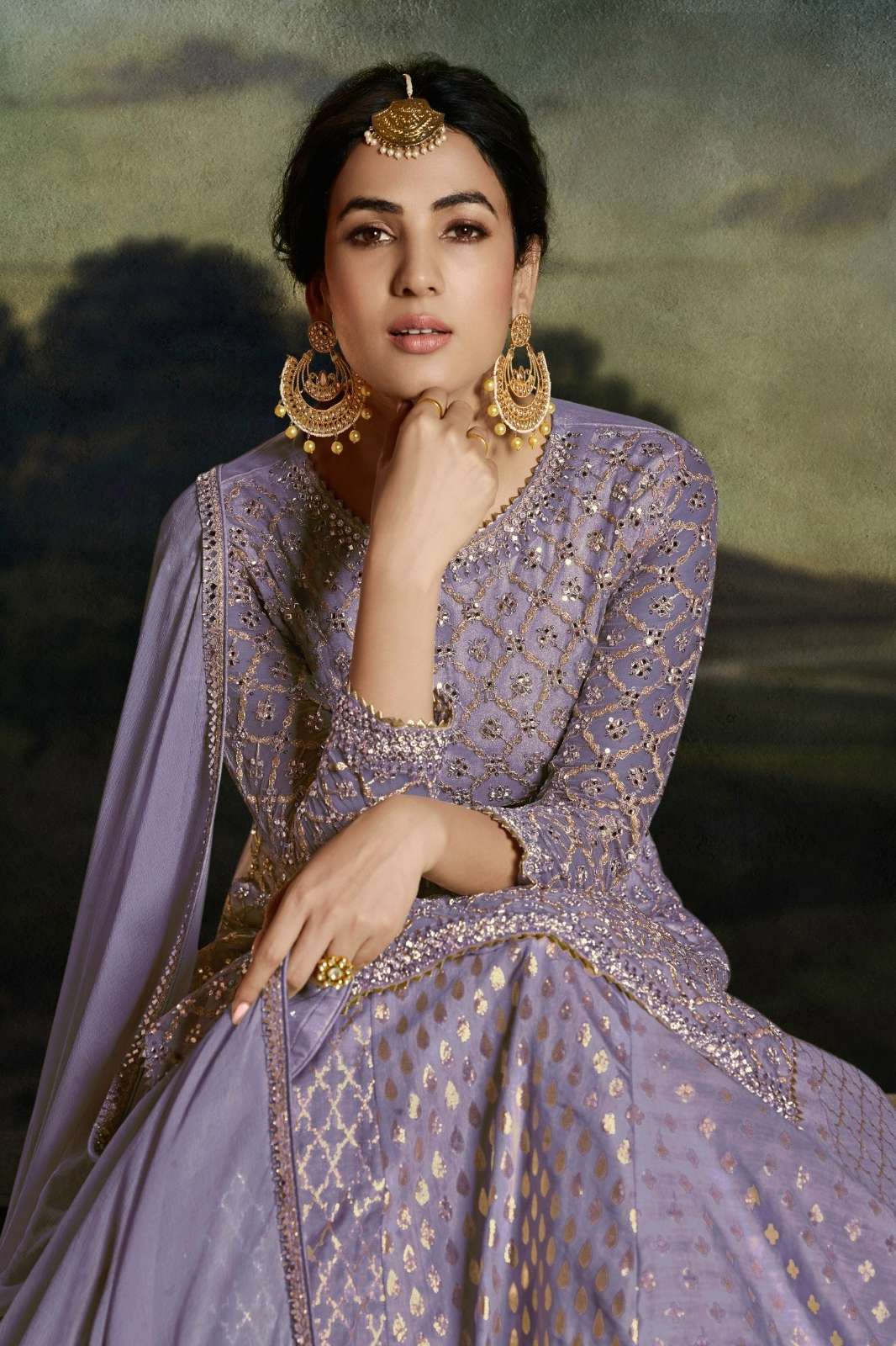 Shri Balaji Emporium  21101 Moh colour Pluss Heavy soft net with real mirror lace Suit 