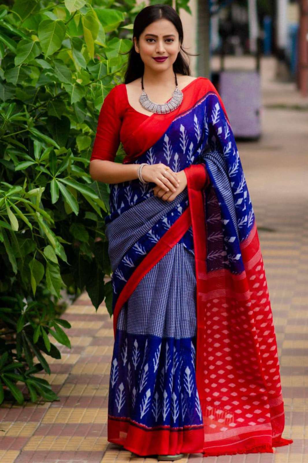 Shri Balaji Emporium MG174 Plain Linen Designer Digital Printed Saree