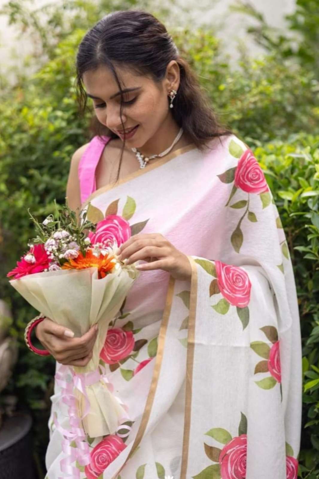 Shri Balaji Emporium MG634 Plain Linen Designer Digital Printed Saree