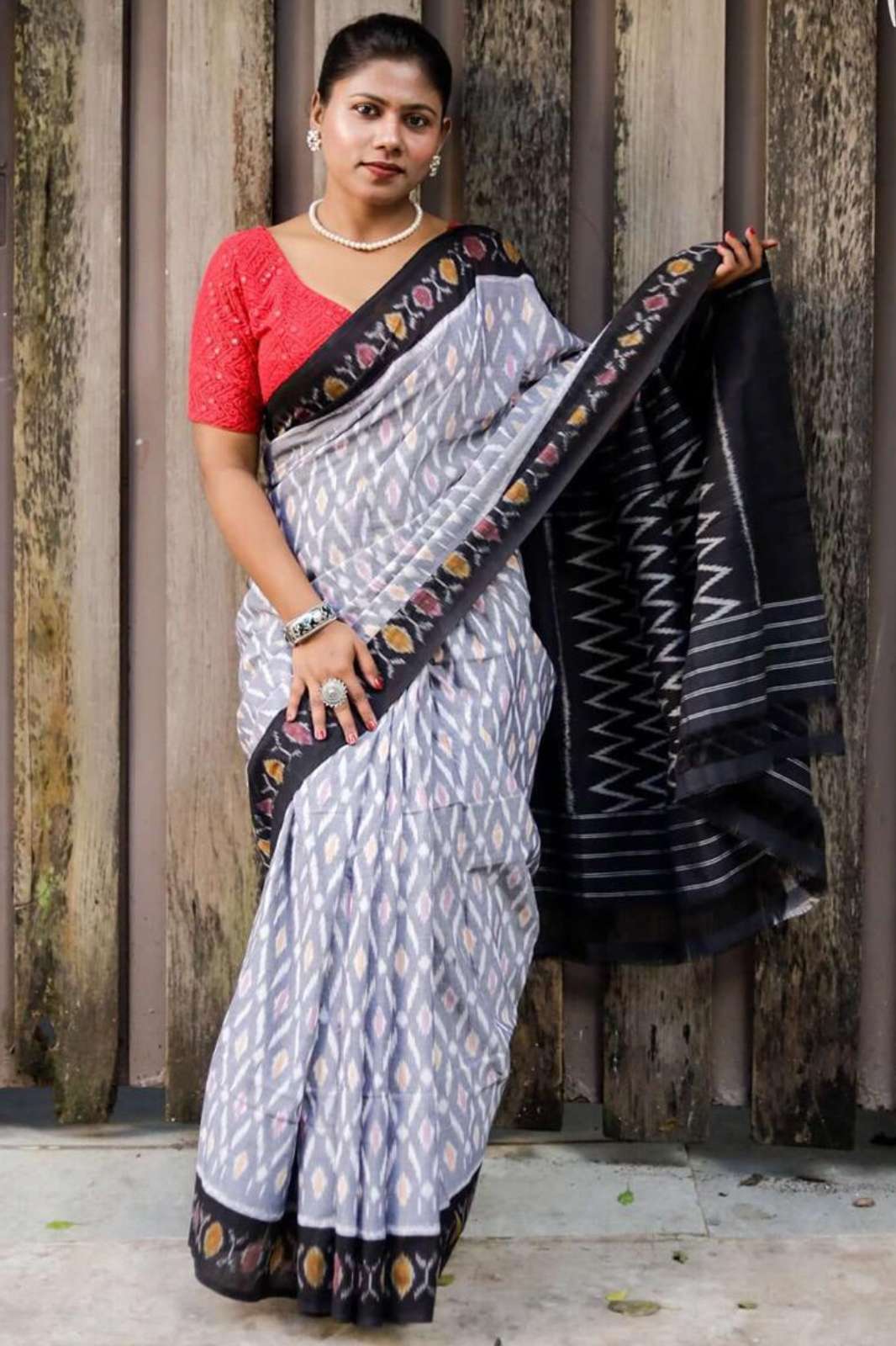 Shri Balaji Emporium MG634 Plain Linen Designer Digital Printed Saree