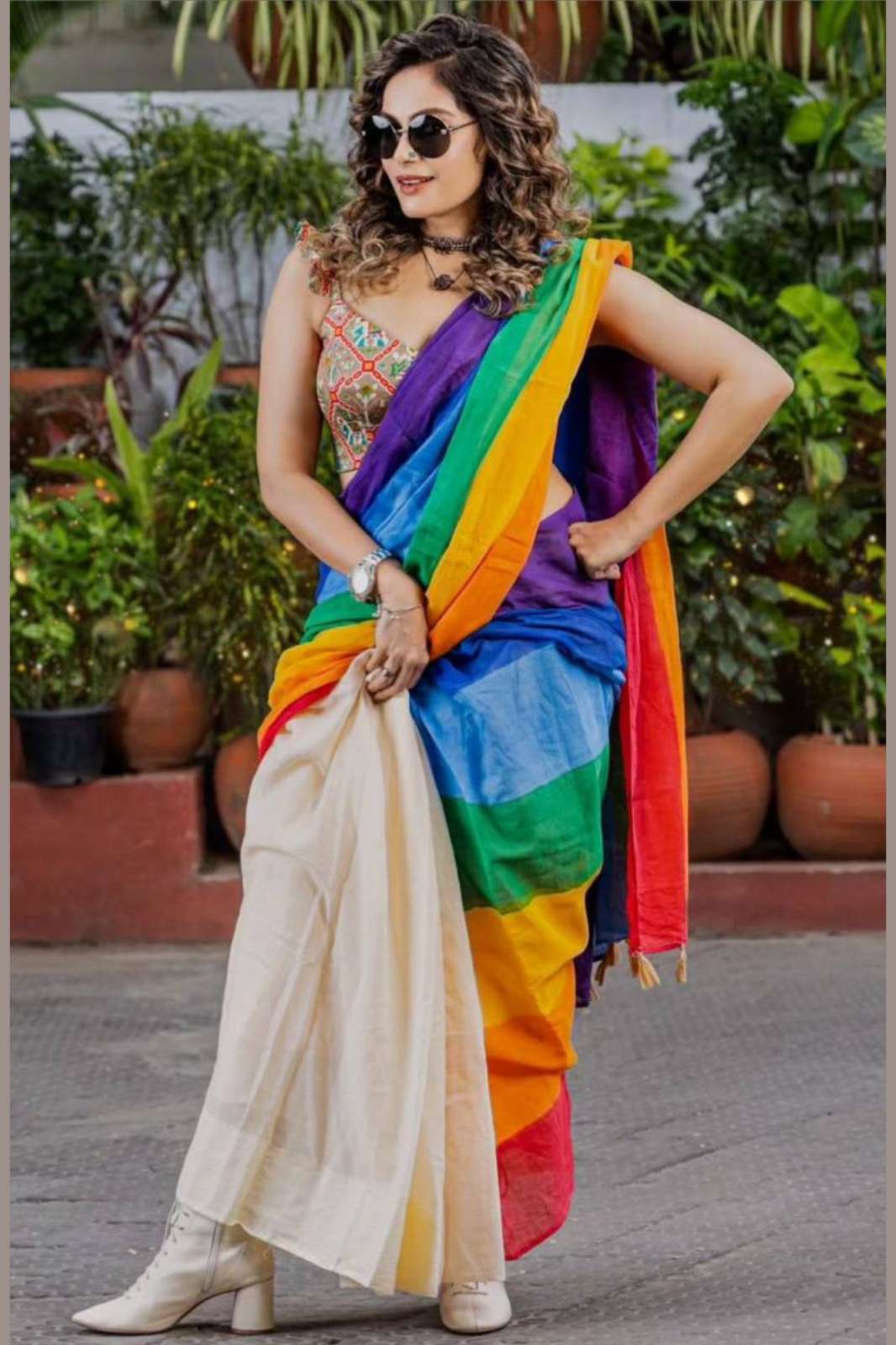 Shri Balaji Emporium Plain Linen Designer Digital Printed Saree