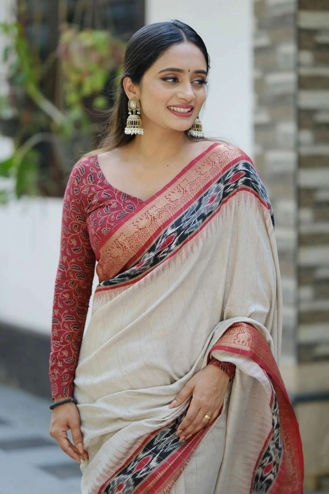 Shri Balaji Emporium Soft dola Silk RECCO Zari Saree