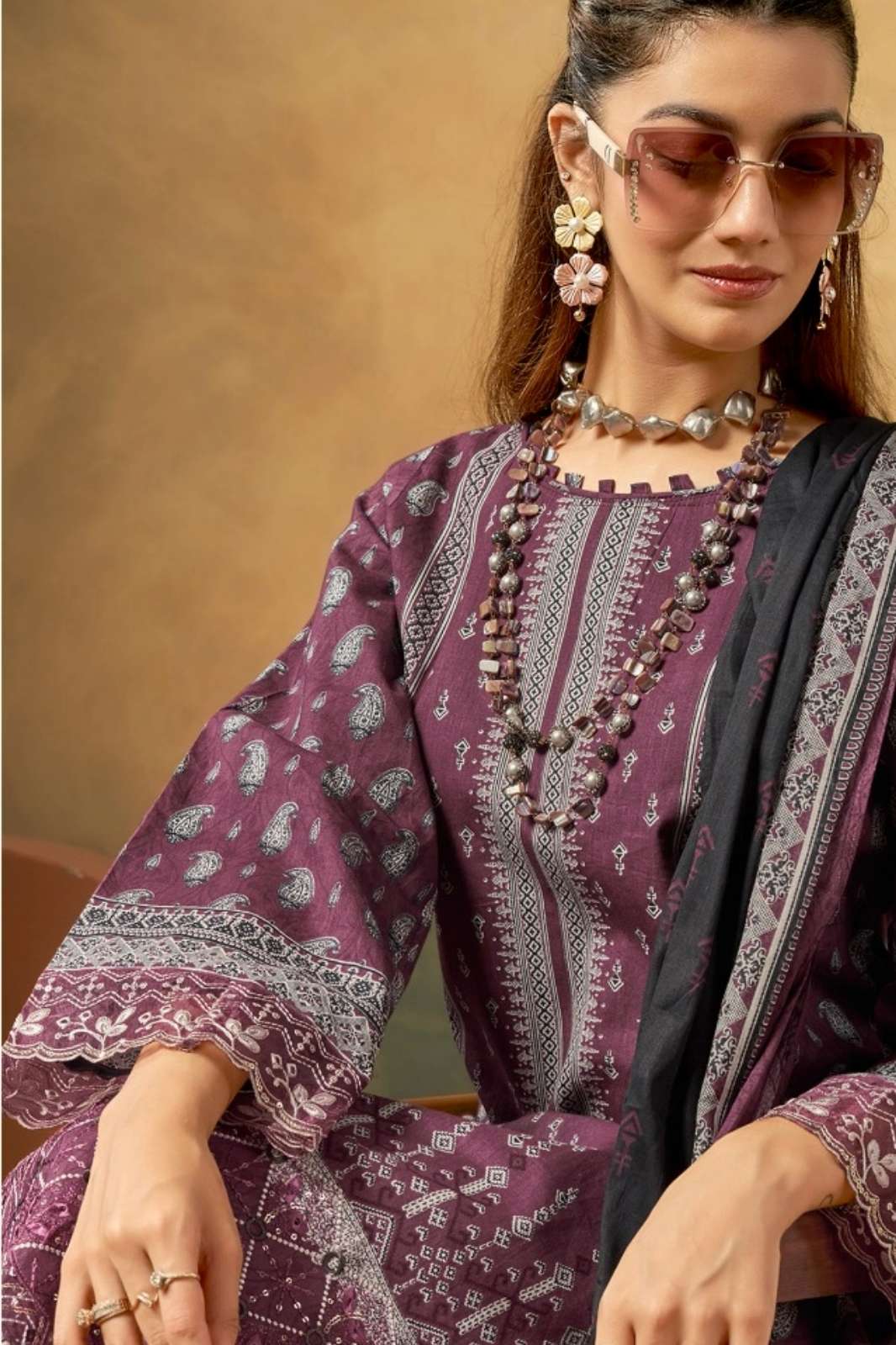 AZARA AL ZOHRA PURE LAWN DESIGNER PRINT EMBRODERY WORK DESIGNER KURTIS