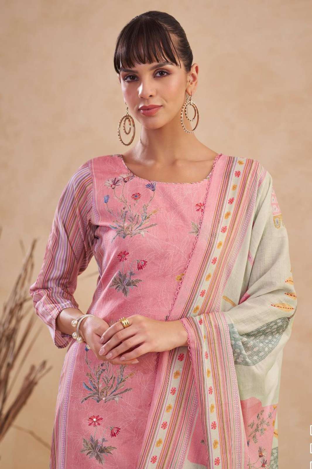 KESAR HASEEN PURE LAWN COTTON DIGITALLY PRINTED DESIGNER SALWAR SUIT