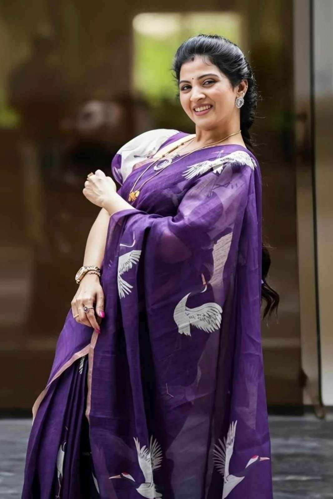 Shri Balaji Emporium MG657 Digital Printed Linen Saree with gold jari border 