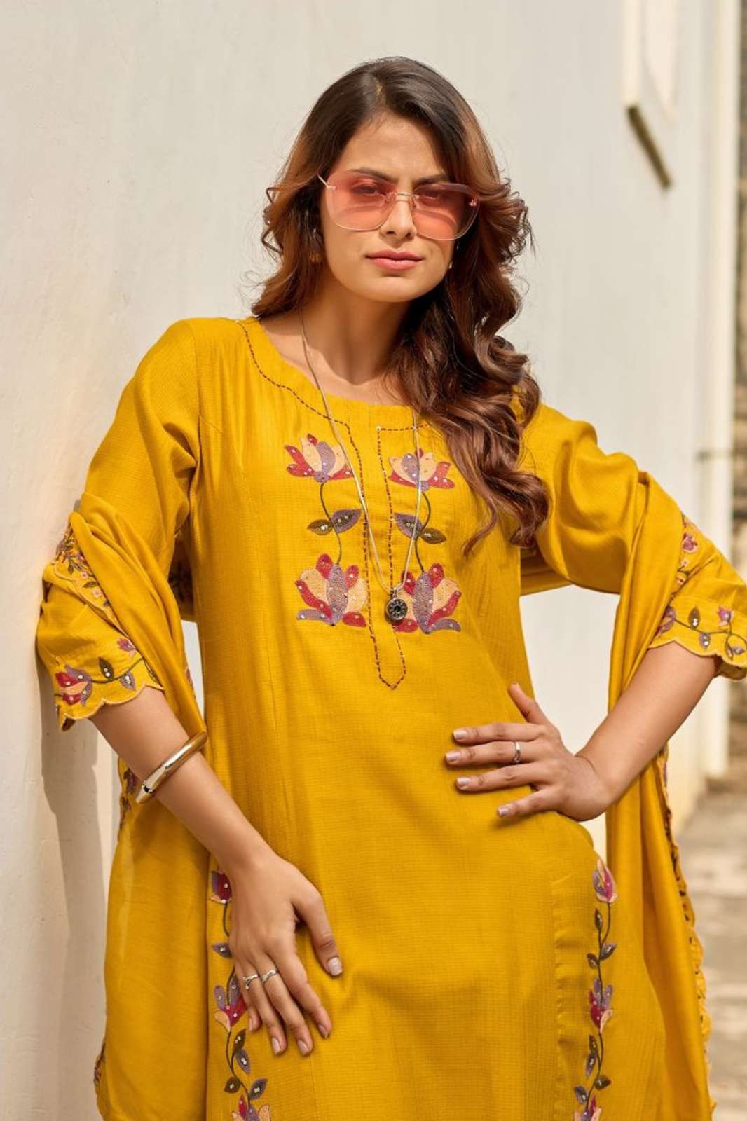 WOOGLEE RUDRIKA VISCOSE HANDWORK DESIGNER SALWAR SUIT