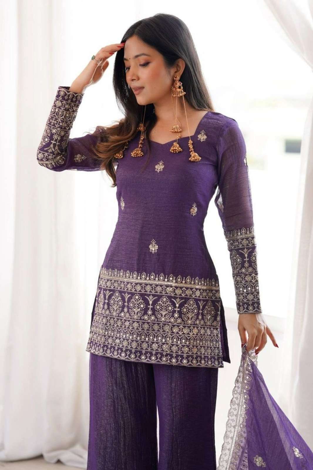 Shri Bjavascript:alaji Emporium 22506 CRUNCHY SILK FABRIC SUIT WITH EMBROIDERED SEQUENCE AND JARI WORK 