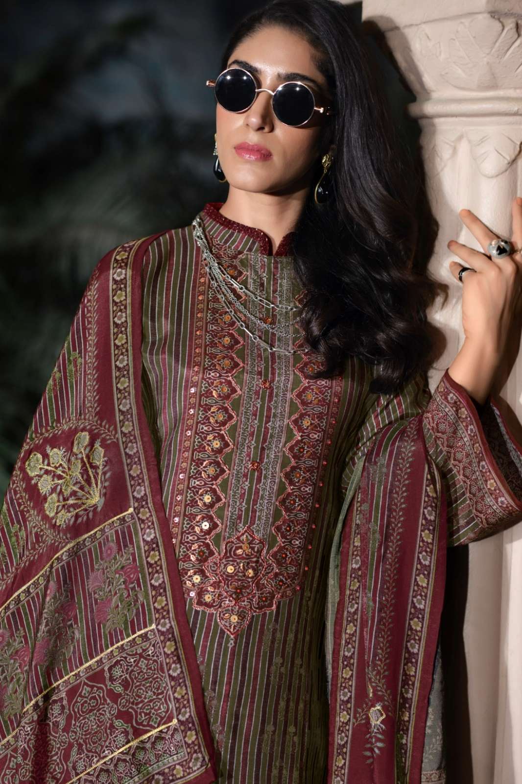 ANAZ HERITAGE VISCOSE MUSLIN DIGITAL PRINTED WITH HAND WORK SUIT