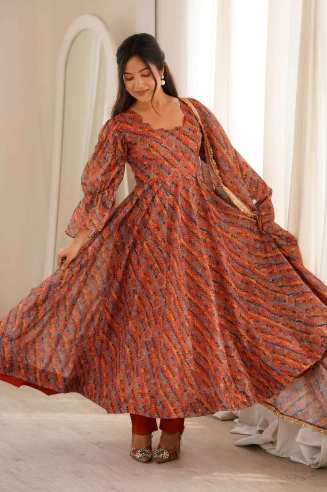 Balaji Emporium DV 22950 Ready to Wear Tabi Organza Mirror Lace Amarkali Suit
