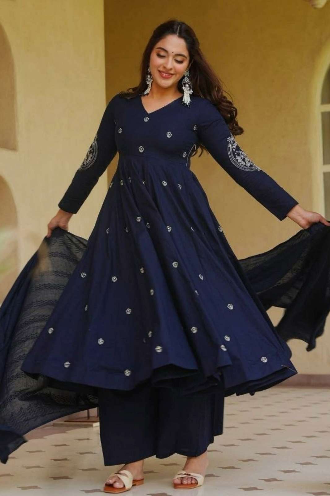 Balaji Emporium DV 23286 Ready to Wear Romani Silk Embroidery Work Suit