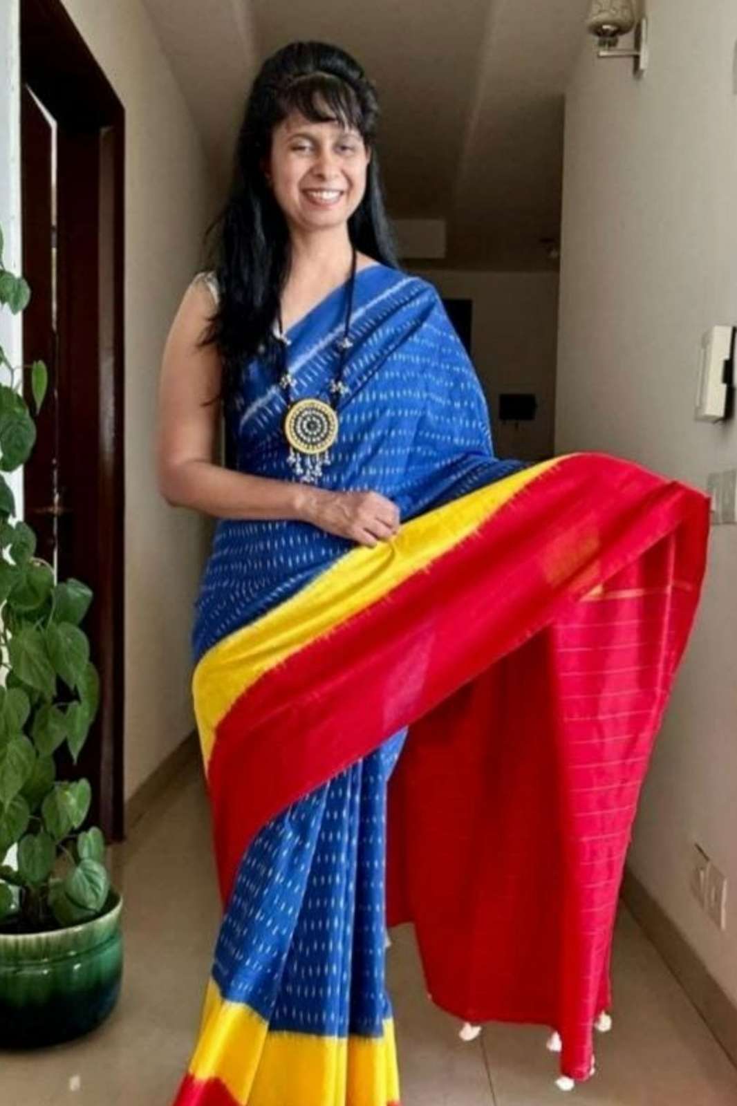 Shri Balaji Emporium MG454 Plain Linen Digital Printed Saree 