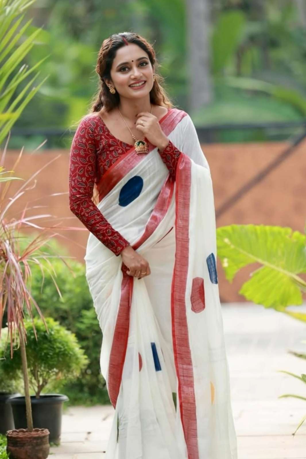 Shri Balaji Emporium MG651 Soft Linen Saree with silver jari border work