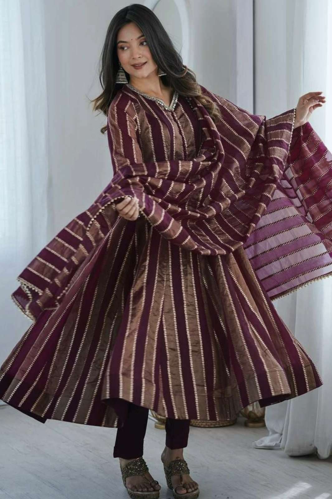 Balaji Emporium DV 23339 Ready to Wear Viscos Weaving & Mirror Work Anarkali Suit