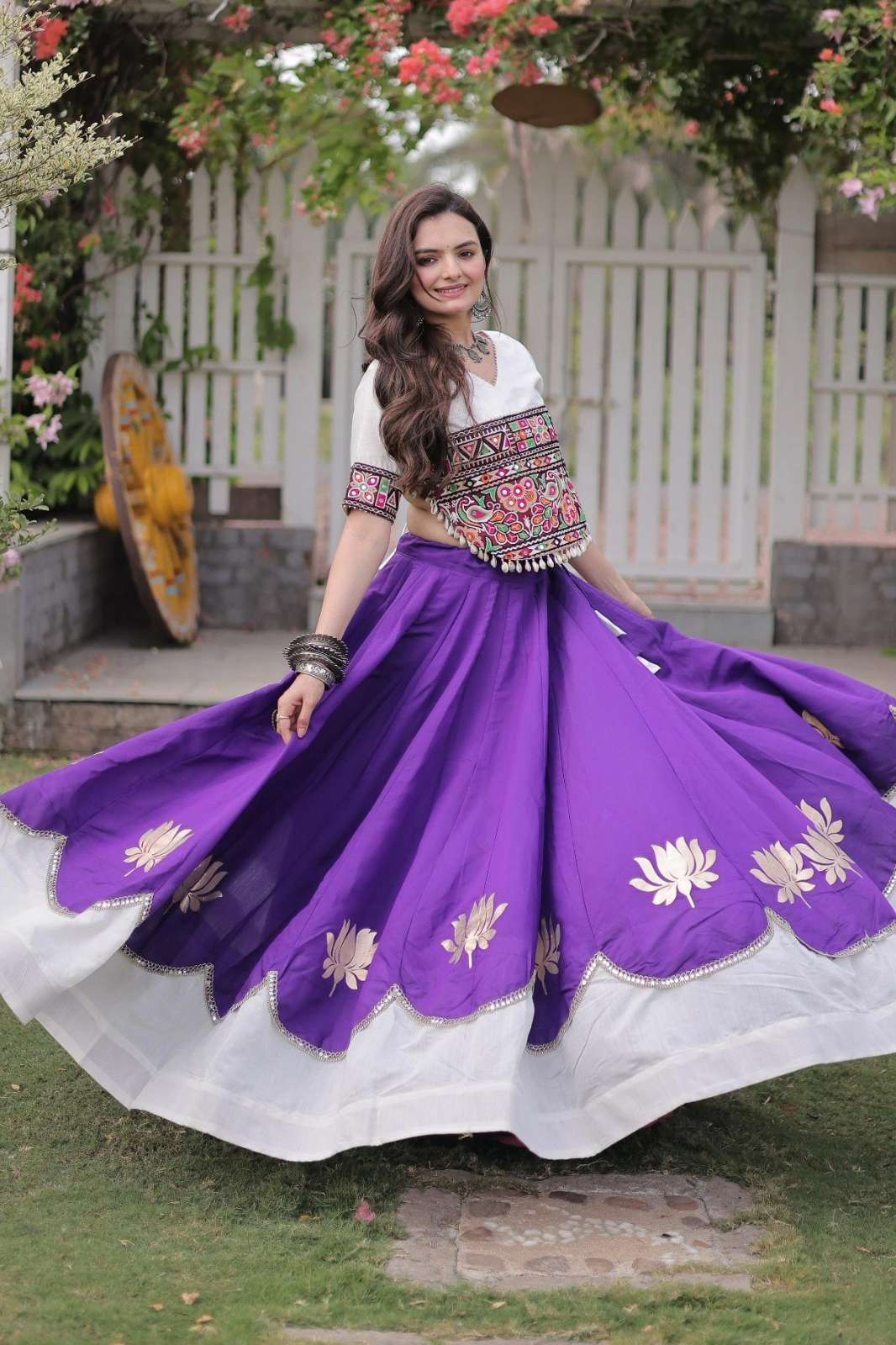 SHRI BALAJI EMPORIUM 23754 NAVRATRI SPEACIAL MIRROR WORK LEHENGA CHOLI 