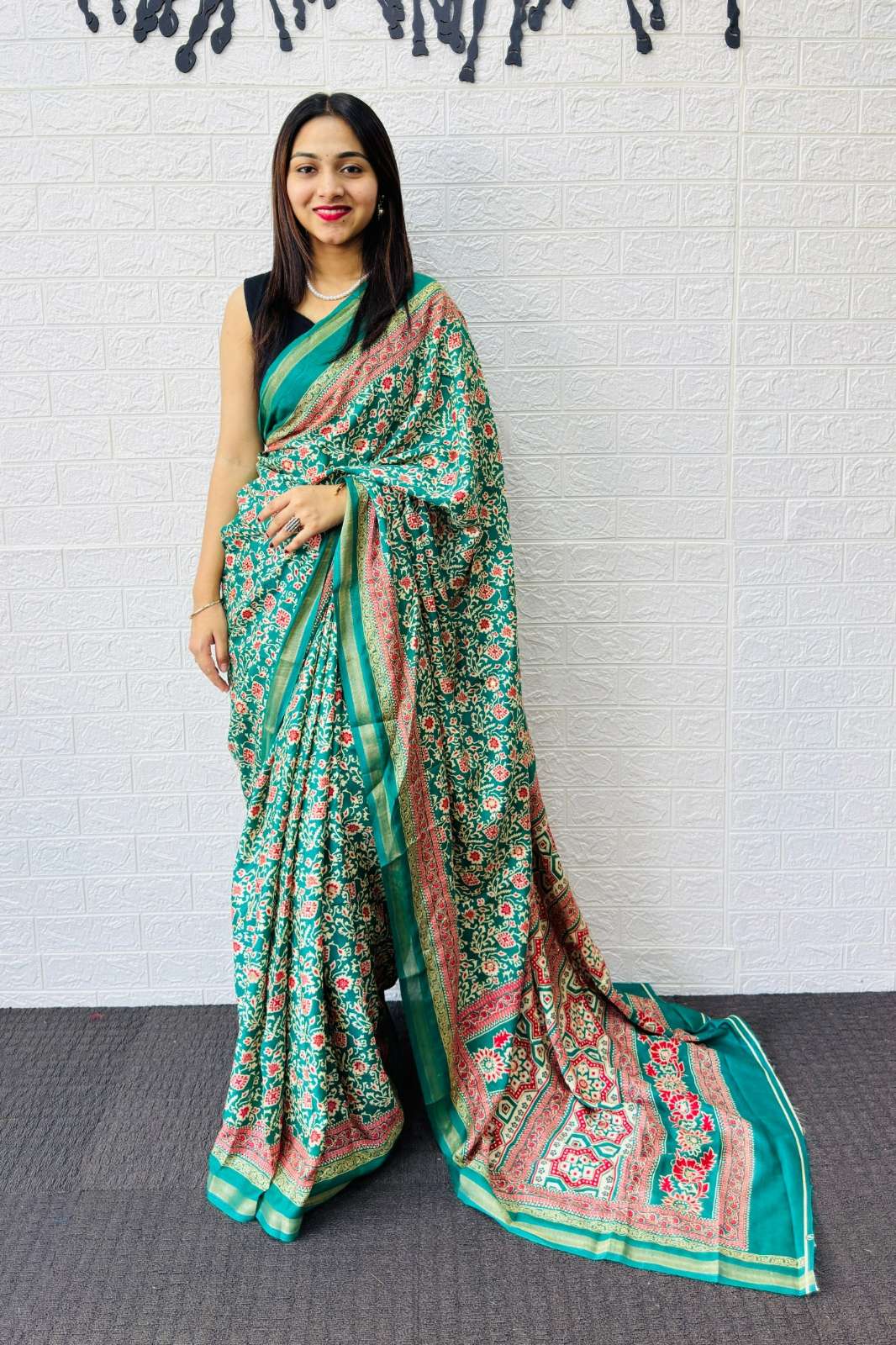 Shri Balaji SF 2335 Mall Cotton Beautiful Traditional Printed Mirror and aari Work saree