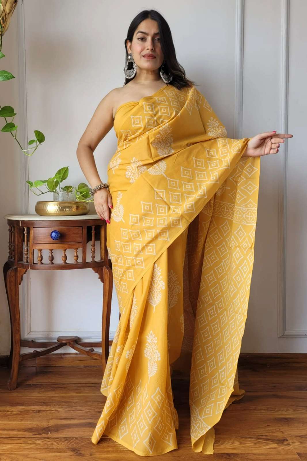 Shri Balaji 24385 Traditional hand block printed cotton Saree