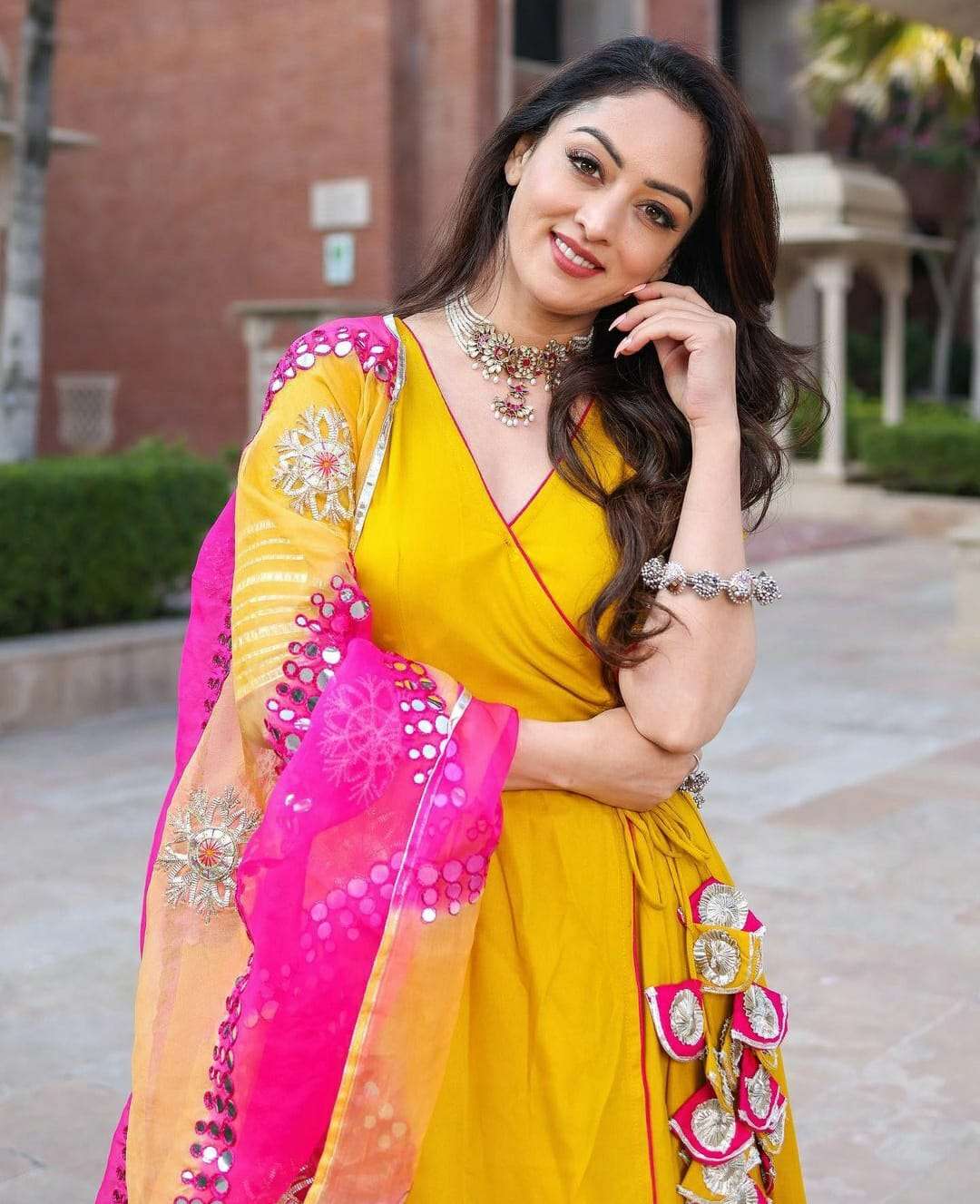 Indian Muslim Women Festive Wear Ethnic Saree Blouse Designer Dola Silk  Weaved Sari 5027 : Amazon.ca: Clothing, Shoes & Accessories