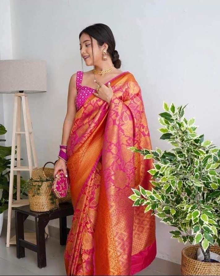 fcity.in - Looking For This Beautiful Designer Saree On Gorgette Febric With