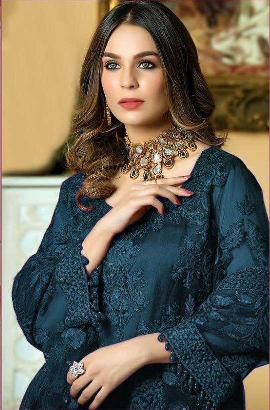 Pakistani actress clearance in salwar kameez