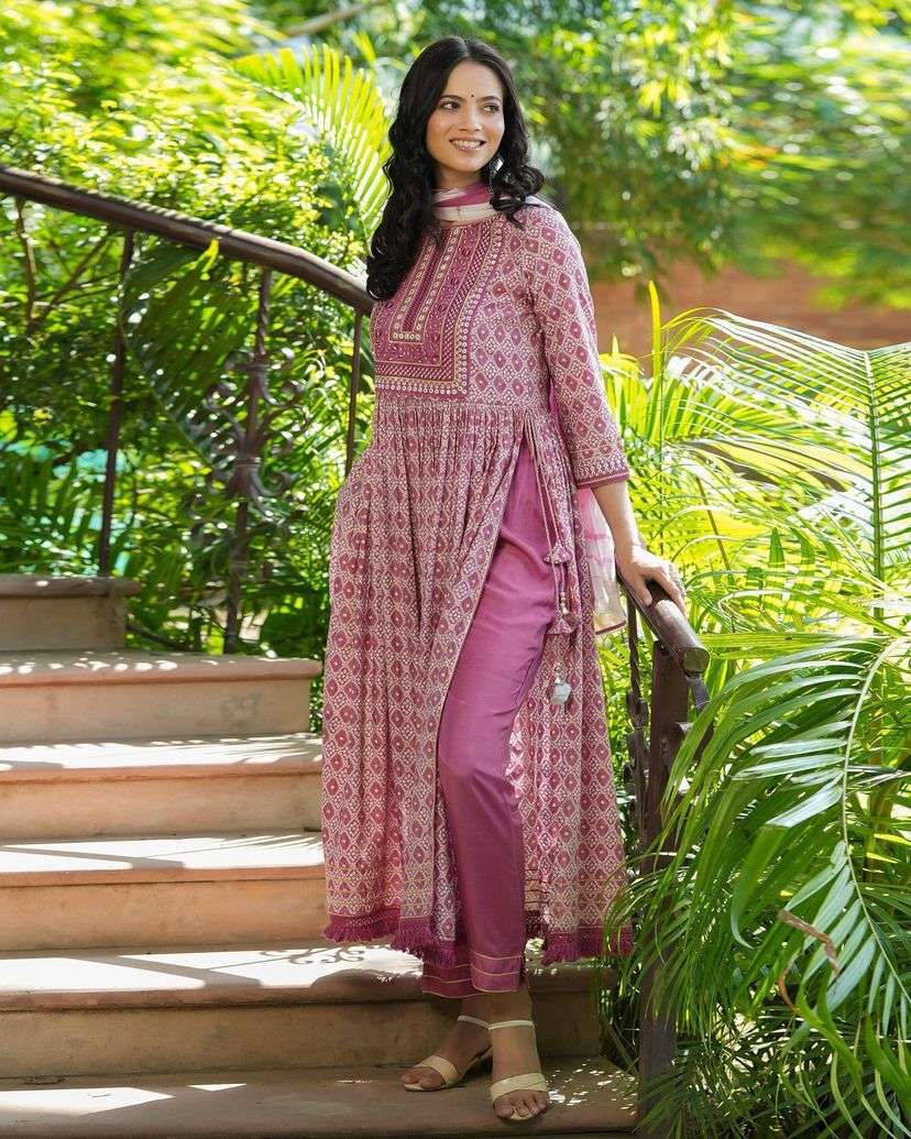 Kurti Pants With Dupatta - Shop online women fashion, indo-western, ethnic  wear, sari, suits, kurtis, watches, gifts.