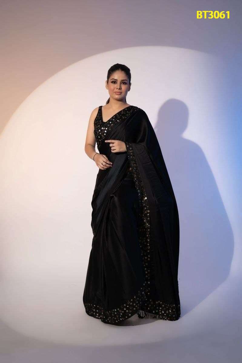 Mira Rajput's black chiffon saree and velvet blouse is the glamorous  wedding cocktail look you need. See pics and video | Fashion Trends -  Hindustan Times