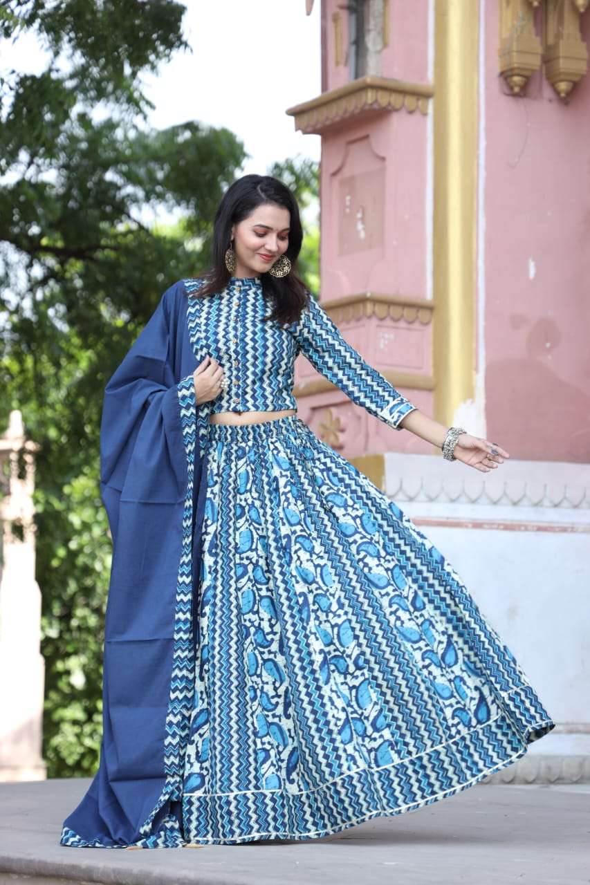 WOW! Most Costly Diwali Special Dresses Shopping By Bindass Kavya Kya muje  Dream Dress milega? - YouTube
