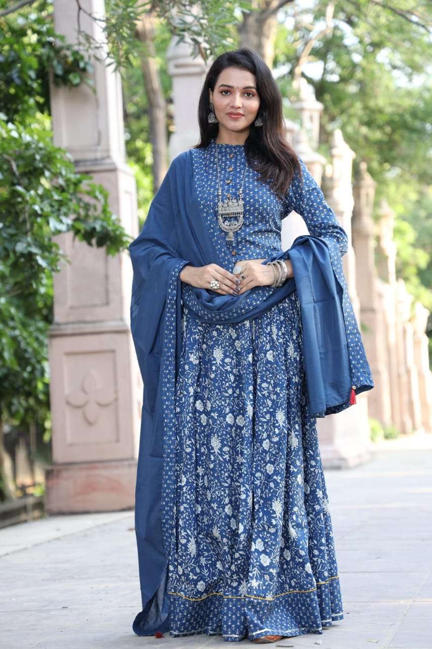 Shop Designer Diwali Suits Online for Women | AndaazFashion.com