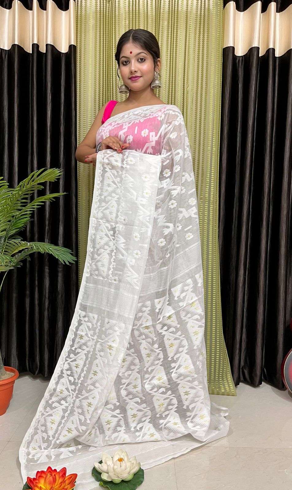 Off White Bengali Pure Silk Jamdani Saree | Taneira Online Store