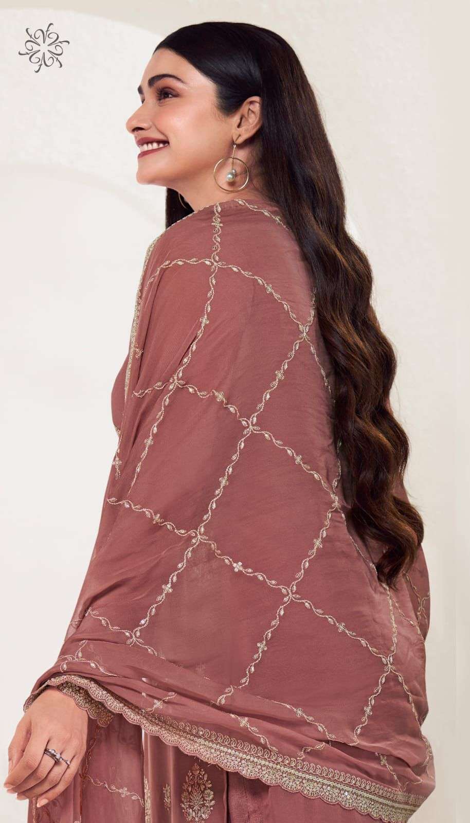 VINAY 5443 CHAKORI STRAIGHT THREAD EMBROIDERED ORGANZA SALWAR SHUIT