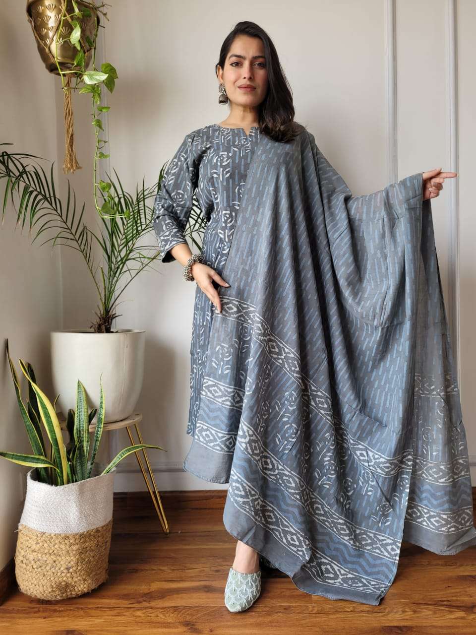 Shri Balaji Emporium 6732A Pure Cotton Hand Block Printed Suit