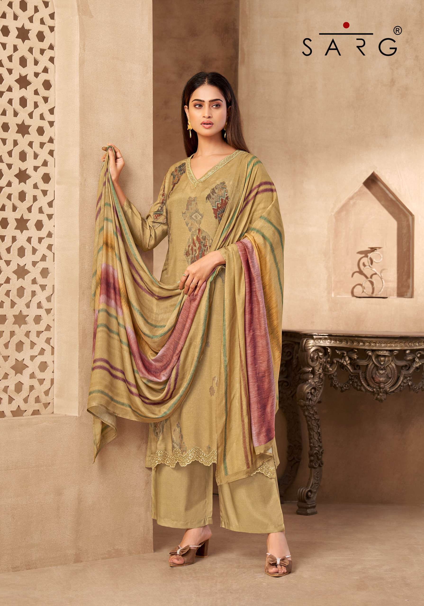 SARG RANG SAAJ PURE MUSLIN SILK DIGITAL PRINT & HAND WORK SUIT